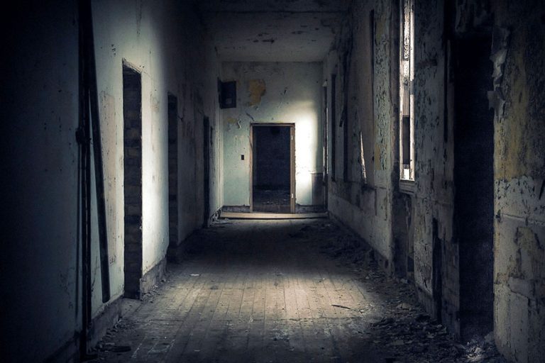 Eerie Photographs Captured By An Urban Explorer Show An Abandoned ...