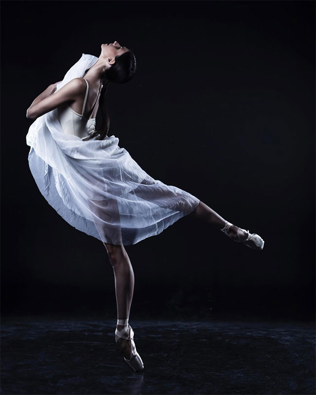 This Photographer Shows Haunting Beauty Of Ballet Through Ballerina’s ...