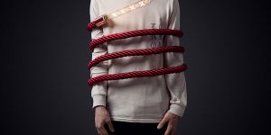 This Unique Lamp Design Includes A Rope That Can Be Bent Or Twisted Into Sifferent Shapes