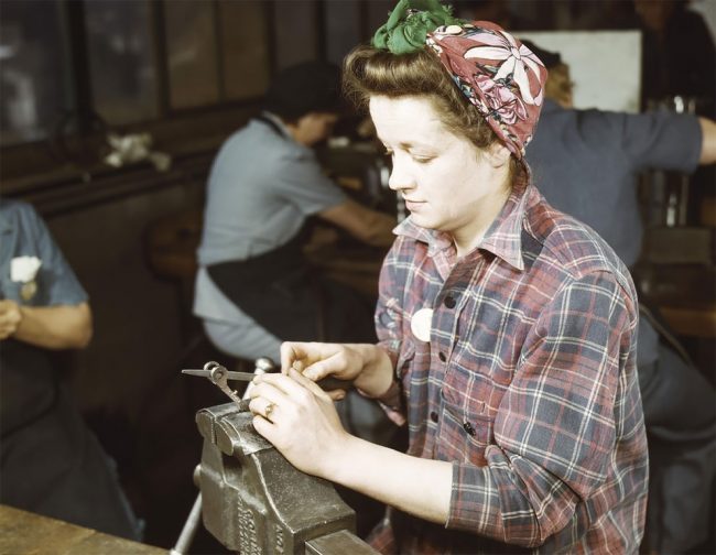 Stunning Photos Of American Women At Work During World War II » Design ...