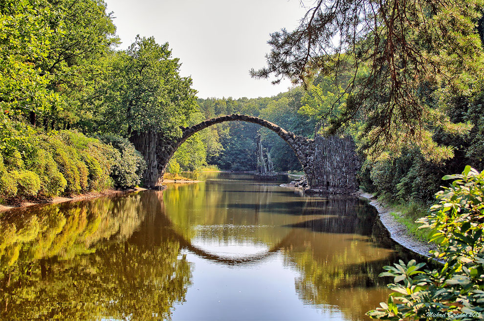 This Jaw-Dropping 19th-Century German Bridge Uses Its Reflection To ...