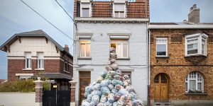 After 4 Years Of Not Throwing Away His Trash This Photographer Created A Powerful Photo Series