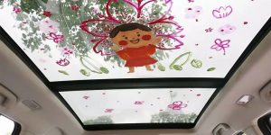 Creative Mom Paints On Skylight To Make Her Daughter Go To Kindergarten Class