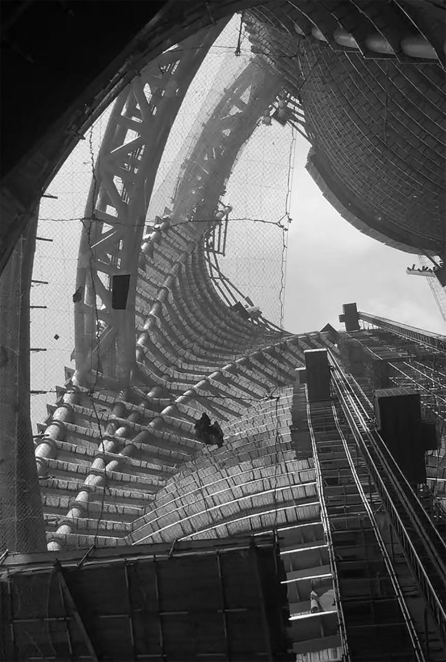 Stunning Construction Photos Of Zaha Hadid Architects’ Leeza SOHO Tower ...