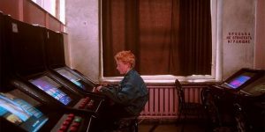 These Photos Will Blow Your Mind – Russia In The 90s Through The Lens With French Photographer Lise Sarfati