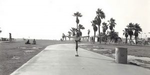 Amazing Black and White Photographs Capture Scenes From Venice Beach In The 1970s And ’80s