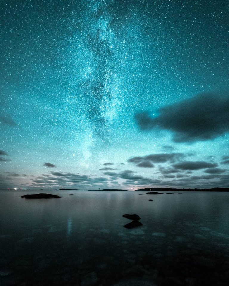 Photographer Captured Stunning Pictures Of Milky Way In Finland’s Most ...