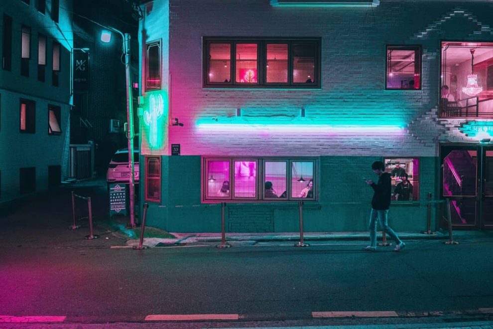 Cyberpunk, Neon And Futuristic Street Photos Of Seoul By Steve Roe ...