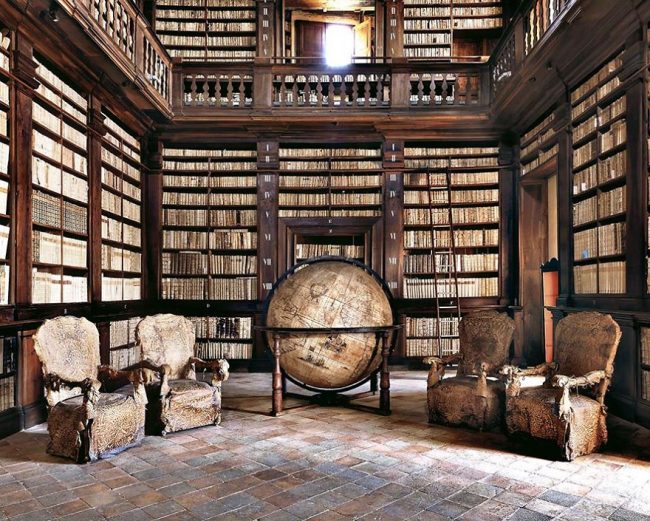 Photographer Goes Around The World In Search Of The Best Libraries And Here Is The Result 5bab3cf344593 880