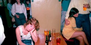 A World Of 80s Style: Photographs Documented British Teenage Courtship At North England's First Disco Pub