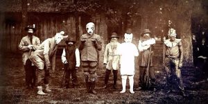 A Collection Of Nightmarish Vintage Halloween Photos From The 1930s