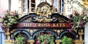 This Instagram Account Shares Amazing Photos Of The Doors Of London