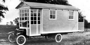 Vintage Photos Of 12 Crazy Wooden Homes On Wheels From The Early 20th Century