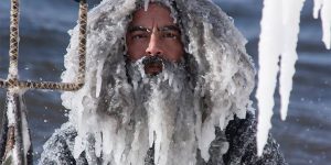 Surfer Doesn't Let Polar Vortex Stop Him From Catching Waves On The Great Lakes