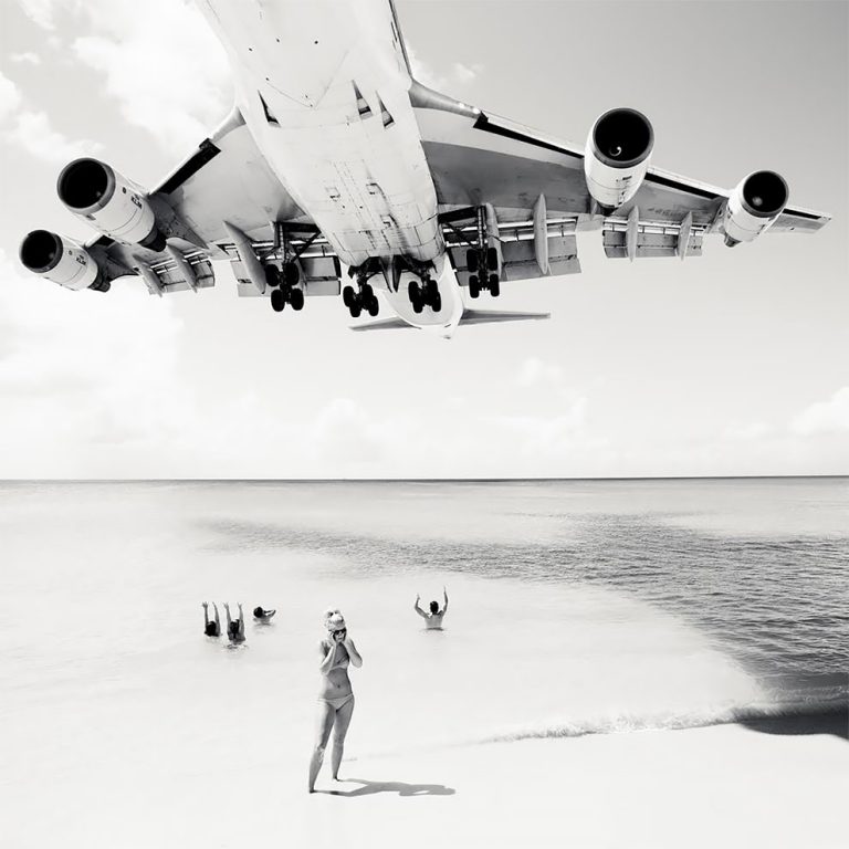 Incredible Photos Of Planes Passing Just Over Maho Beach » Design You ...