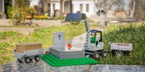 Vienna Cemetery Now Offers Lego, And You Can Recreate Funerals