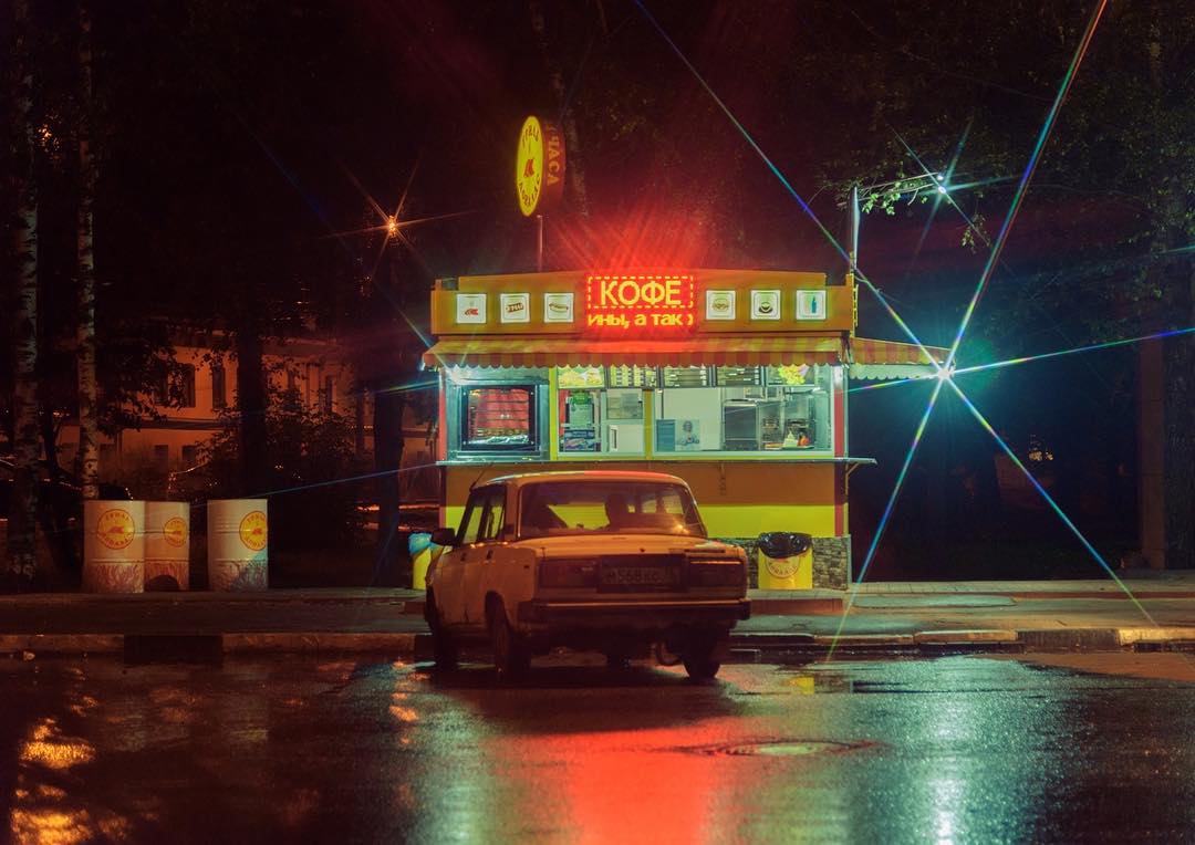 Explore Neon-Lit, Cyberpunk Moscow Suburbs With This Bladerunner ...