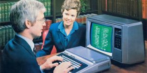 These Vintage Photos Of Men At Computers Show We've Come A Long, Long Way