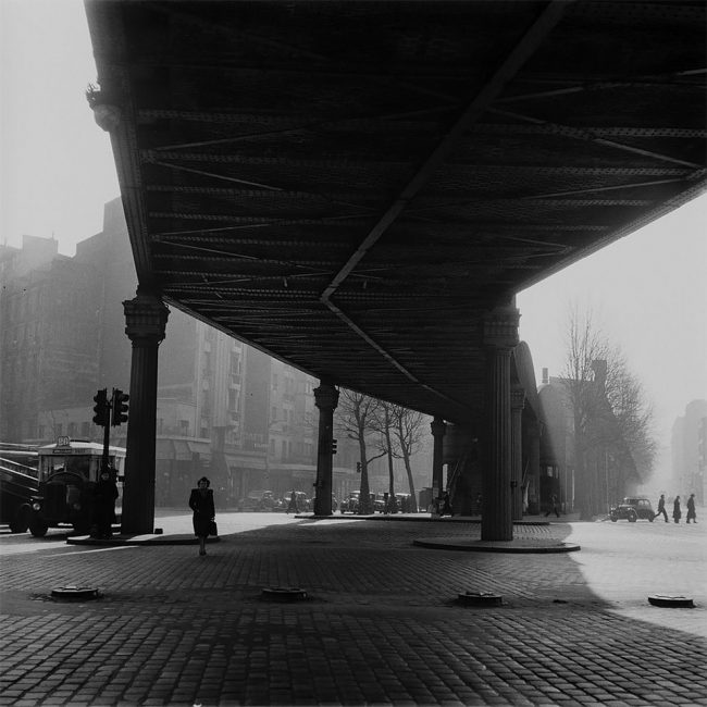 Amazing Black & White Photographs That Capture Everyday Life Of Paris ...