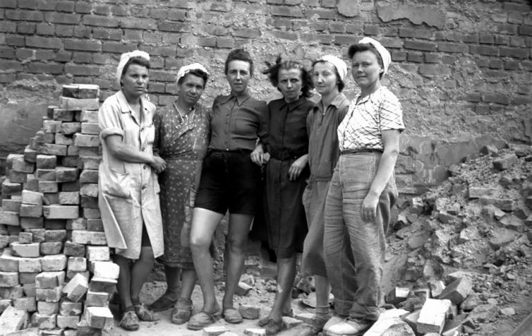 Trümmerfrauen: The Women Who Helped Rebuild Germany After World War 2 ...