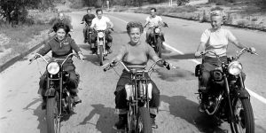 1940s Bike Girls: Fascinating Photos Of Female Motorcyclists From 1949, Taken By Loomis Dean For LIFE Magazine