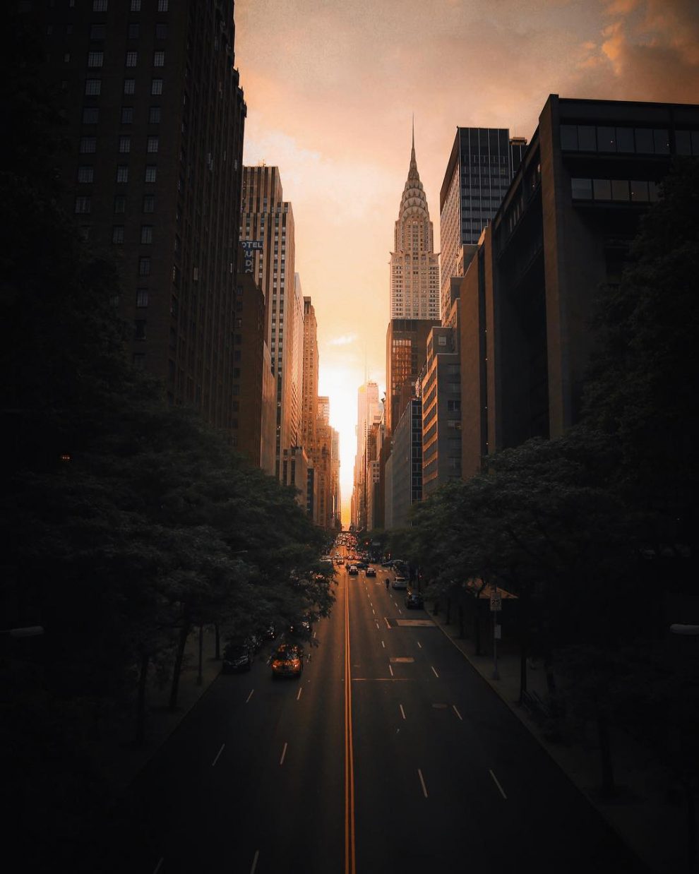 “Dark City Lights”: New York Through The Lens Of Ray H. Mercado ...