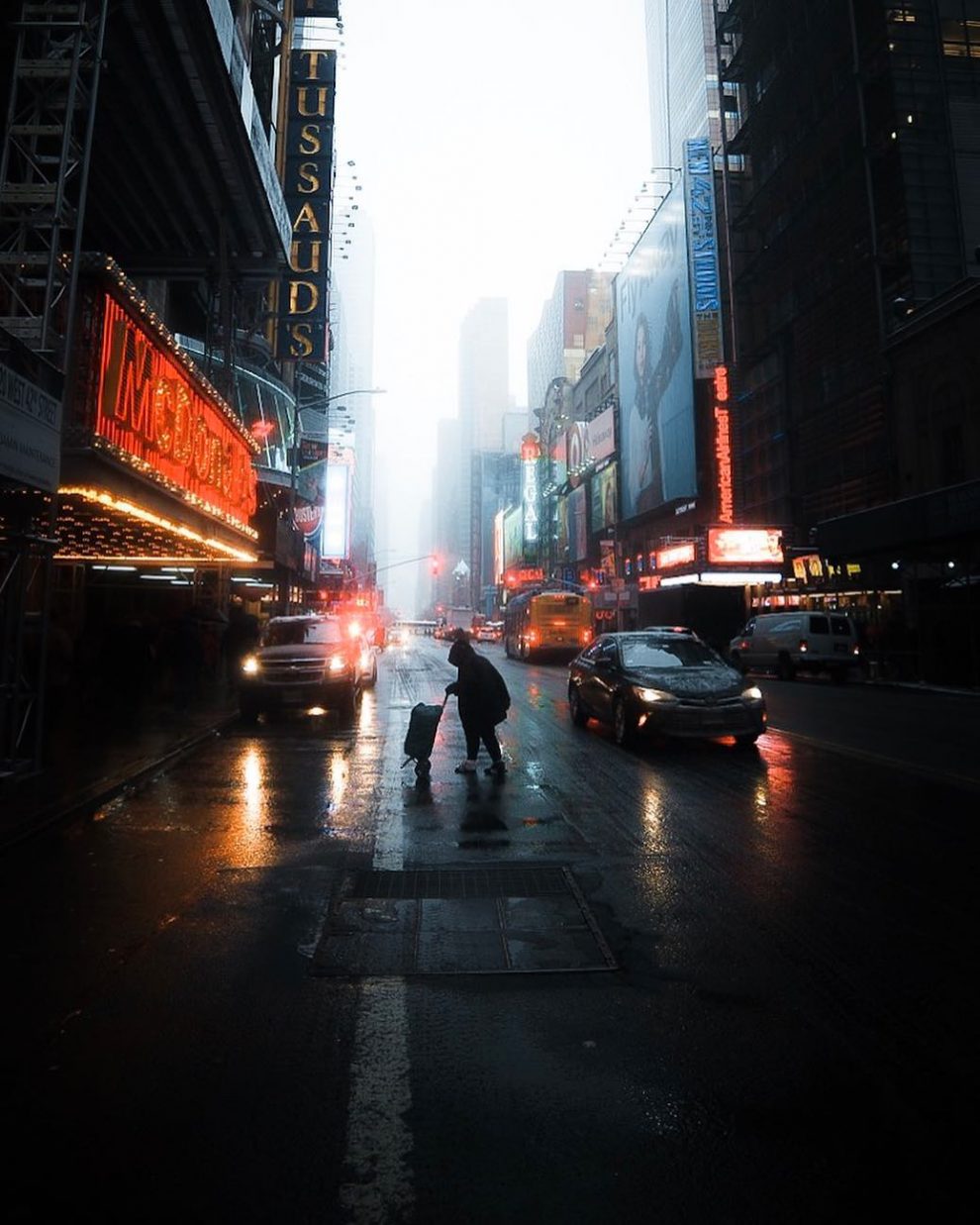 “Dark City Lights”: New York Through The Lens Of Ray H. Mercado ...