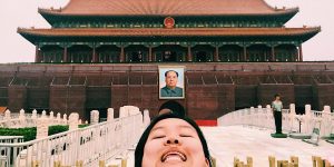 Woman Parodies Perfect Instagram Travel Photos With Hilariously Unphotogenic Selfies