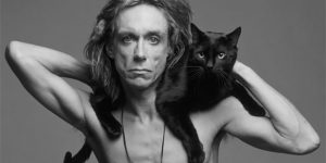 Awkward Vintage Photos of Celebrities Posing With Their Beloved Cats