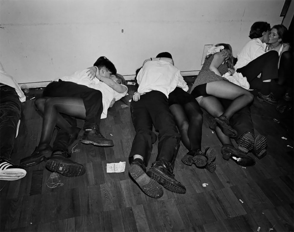 Свинг толпа. Фотограф Боб Карлос Кларк. Боб Карлос Кларк агония и экстаз. Боб Карлос Кларк. Фотоцикл «агония и экстаз». Советские пьяные женщины.