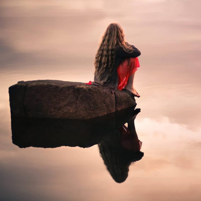 Lizzy Gadd’s Photography Truly Shows The Difference Between A “Selfie ...