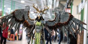 The Cosplay Artist Manually Collected Valkyrie's Suit From God Of War In 1000 Hours