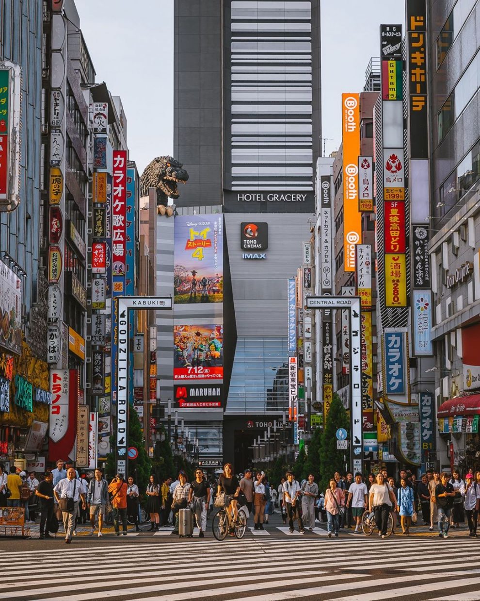 “Lost In Translation”: Cinematic Street Photos Of Tokyo By Yusuke ...