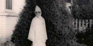 Vintage Snapshots Of Freaky Halloween Costumes That Give You A Nightmare