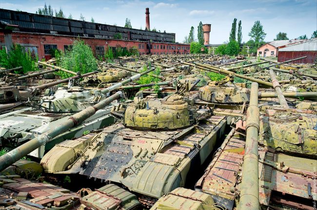 Stunning Photos Of The Abandoned Armoured Repair Factory In Kharkiv ...