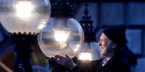 Martin Caulfield Services Some Of The Last Remaining Gas Street Lamps In The Capital