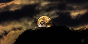 Japanese Photographer Captures Breathtaking Images Of Gifu Castle Against Reiwa Era’s First Cold Moon