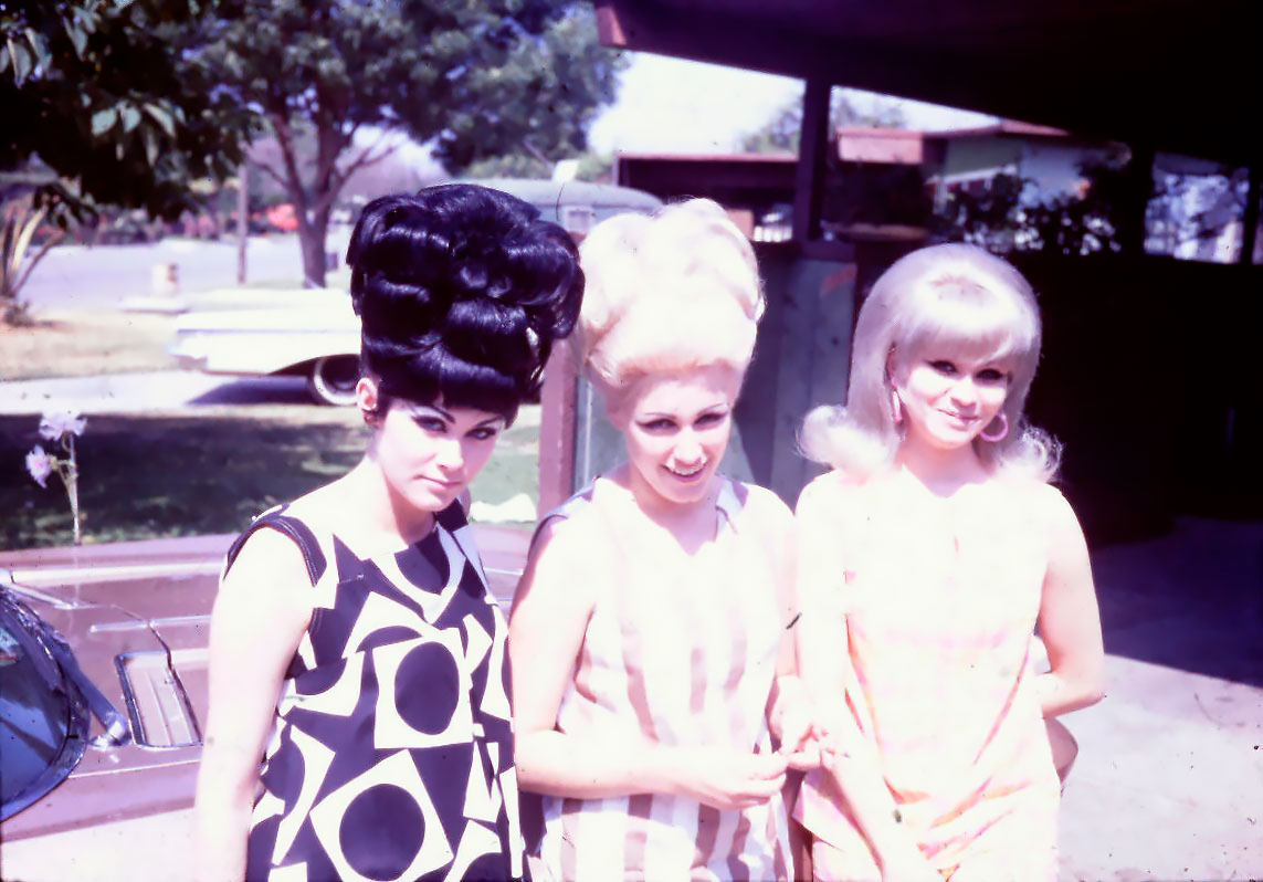 When Big Hair Roamed The Earth: The Hairstyle That Defined The 1960s »  Design You Trust