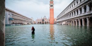 Photographer Spends A Whole Day In Flooded Venice, Captures Just How Different The City Looks