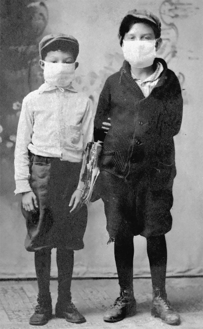Vintage Photos Of People Wearing Masks During The 1918 Influenza ...