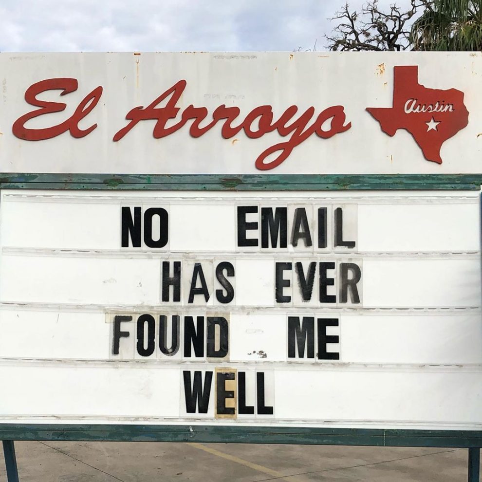 This Restaurant In Texas Is Putting Up The Funniest Signs Ever » Design ...