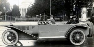 Cool Pics Capture People Posing With Lancia Cars From Between The 1920s And ’60s