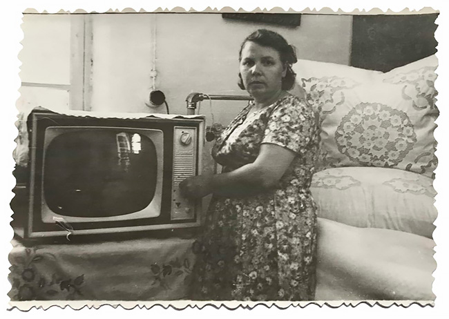 Vintage Photos Of Soviet People Took Posing With Their First TV Sets »  Design You Trust