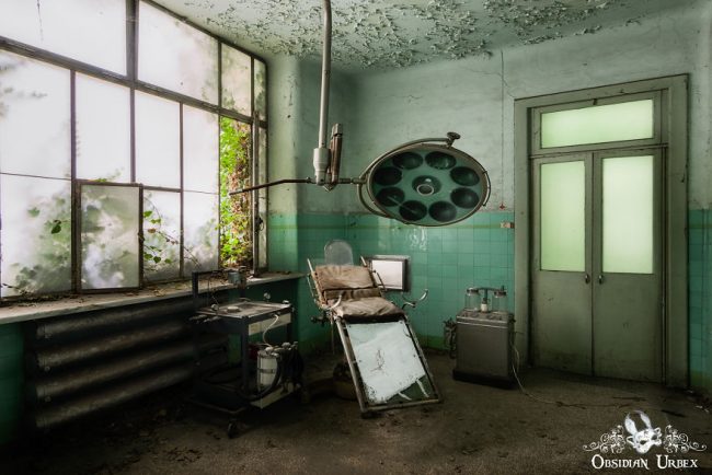 14 Photographs Show How Creepy This Abandoned Mental Asylum In Italy ...