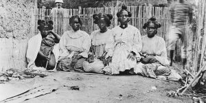 Vintage Photos of Madagascan Women Showcasing Their Beautiful Hairstyles in the Early 20th Century