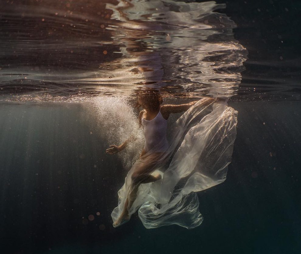 Under the Surface: Mysterious and Magical Underwater Photography by ...