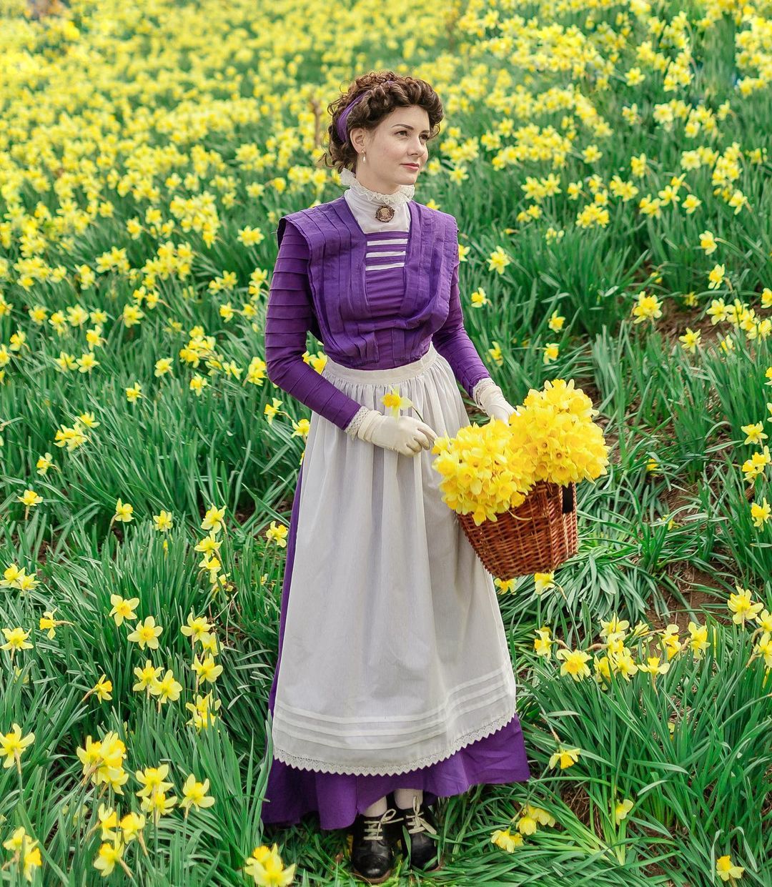 This Young Woman Dresses Like It's The 19th Century Every Day (40