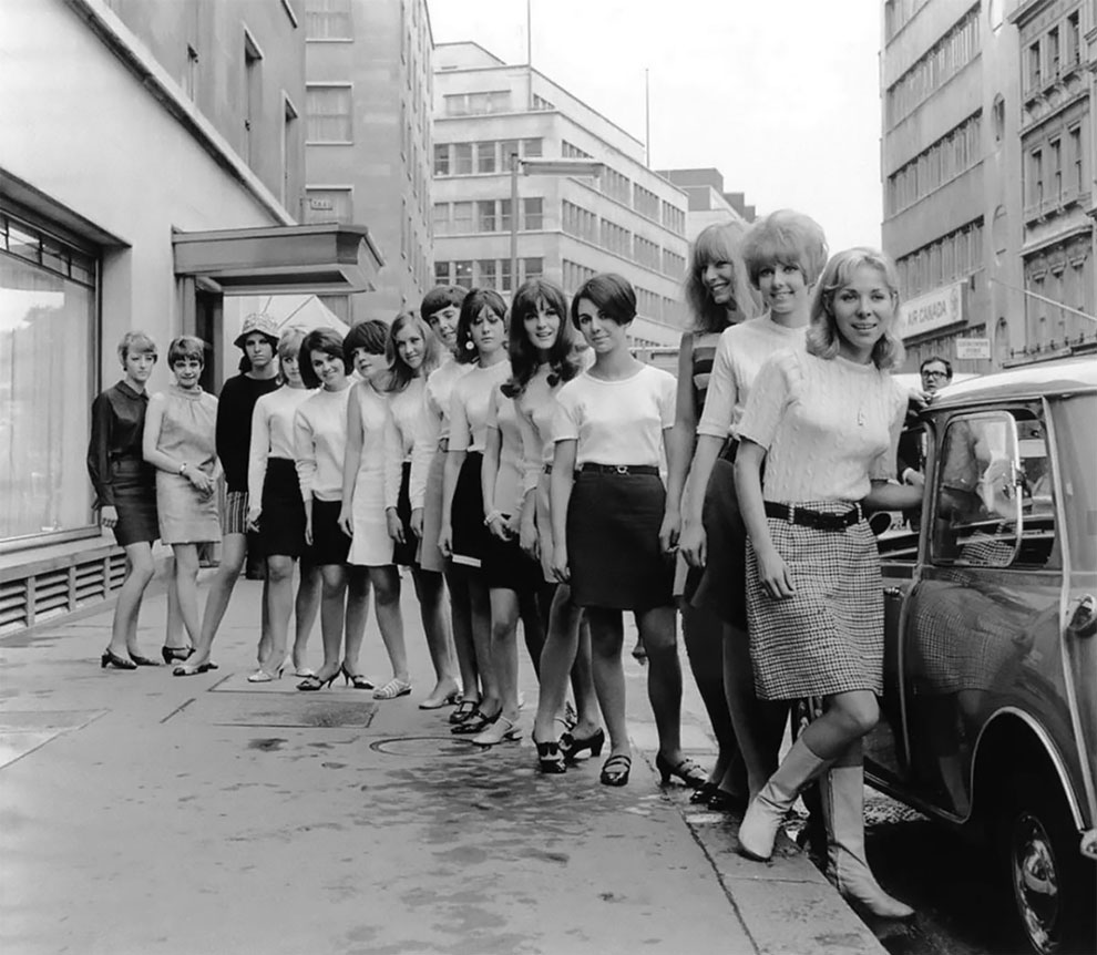 Fifteen Young Women About to Break the World Record for Passengers in a ...