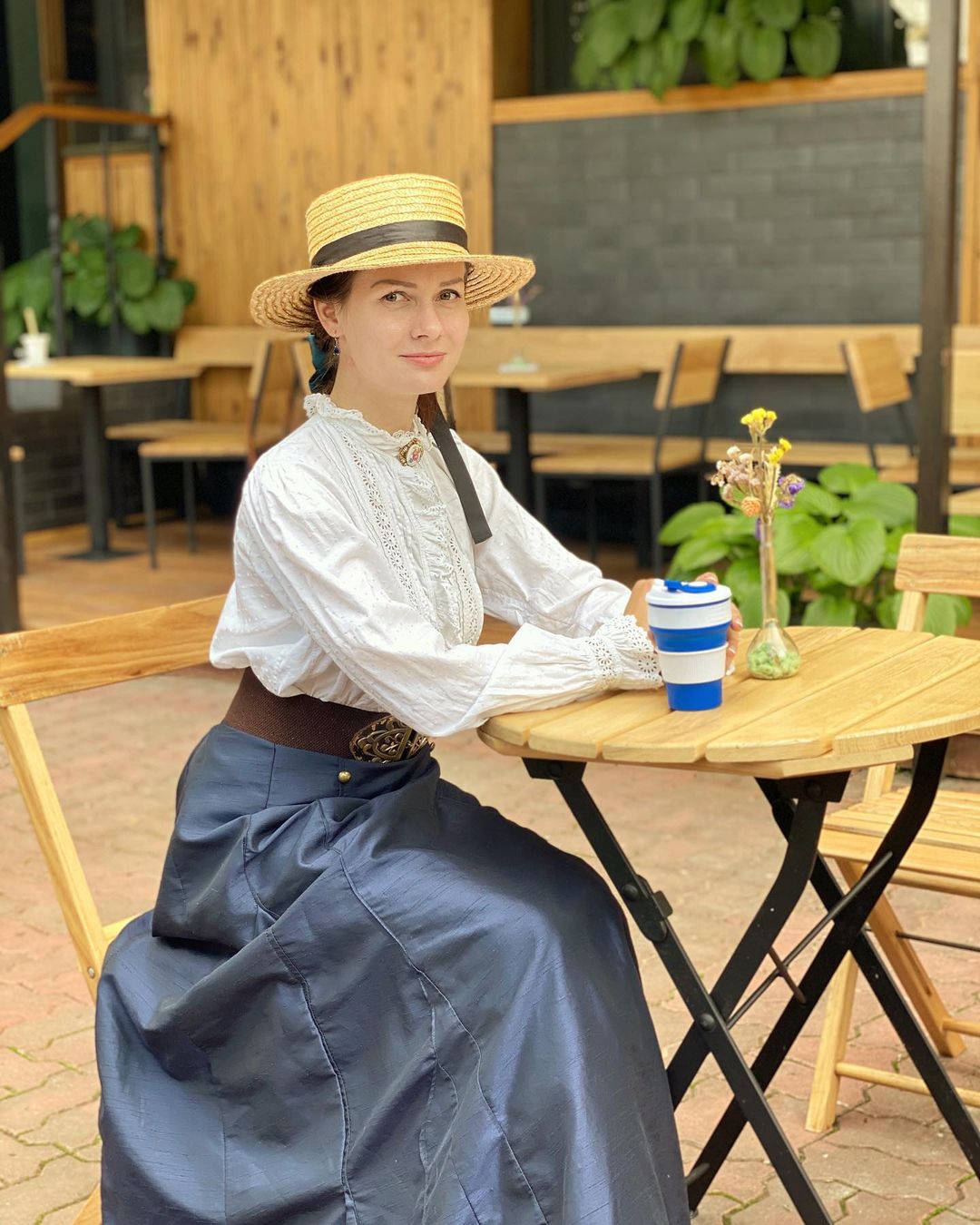 This Young Woman Dresses Like It's The 19th Century Every Day