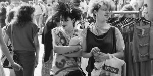 Black and White Photos Show the ’80s Street Fashion Styles of Young People